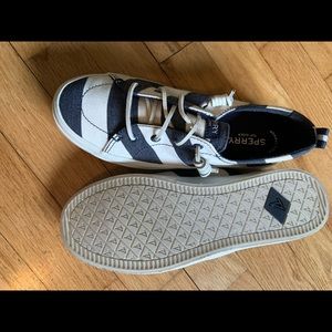 Speedy new tennis shoes